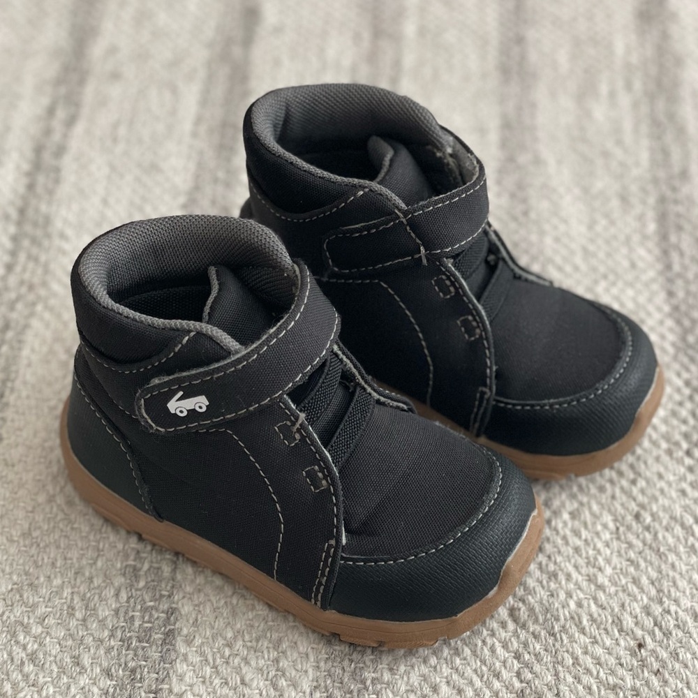 See Kai Run Basics Toddler Quinn Boots - EUC